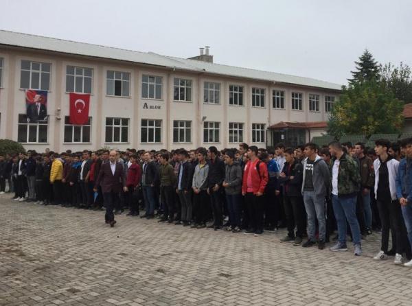 İzzet Baysal Mesleki ve Teknik Anadolu Lisesi Fotoğrafı